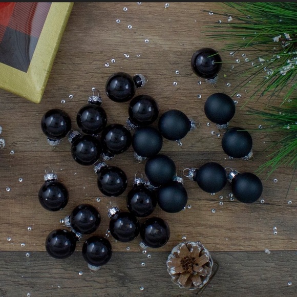 Mini black Christmas ornaments - Picture 2 of 2